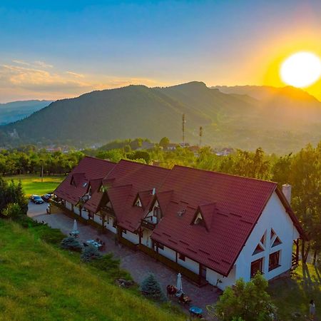 Contele Vladimir Hotel Törcsvár Kültér fotó