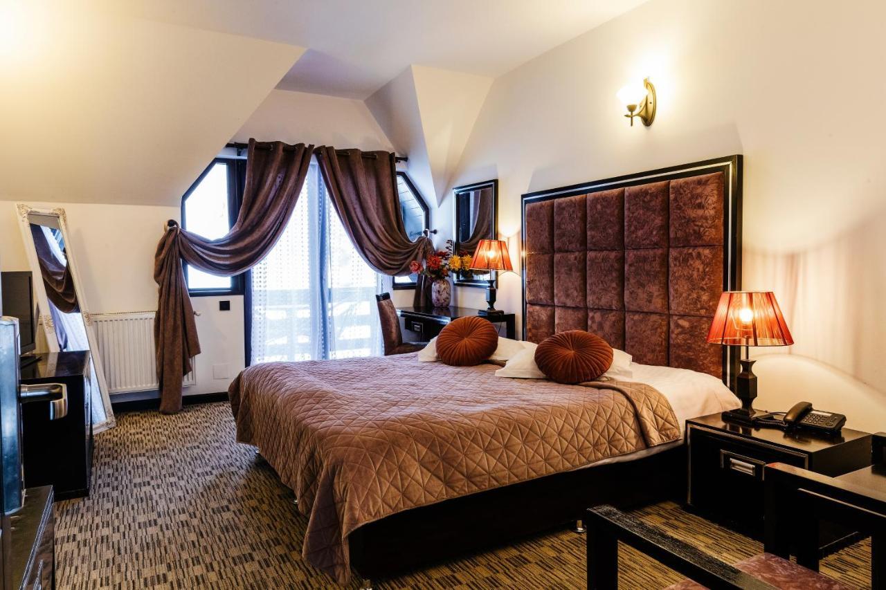 Contele Vladimir Hotel Törcsvár Kültér fotó
