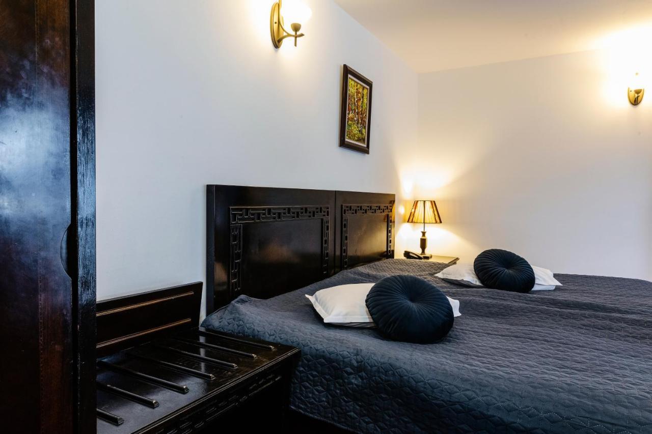 Contele Vladimir Hotel Törcsvár Kültér fotó