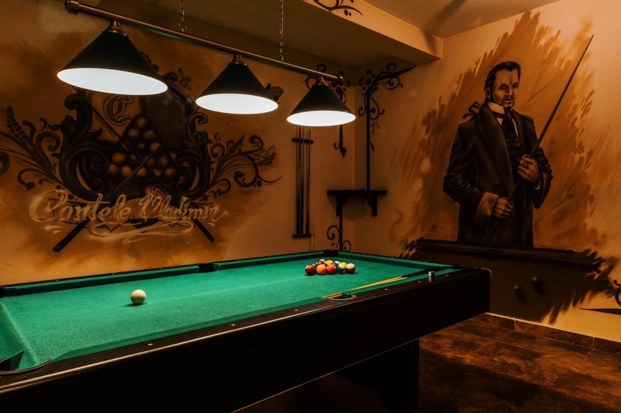 Contele Vladimir Hotel Törcsvár Kültér fotó