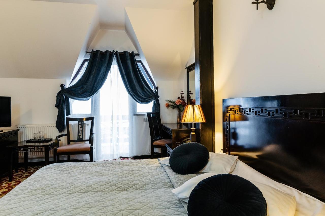 Contele Vladimir Hotel Törcsvár Kültér fotó