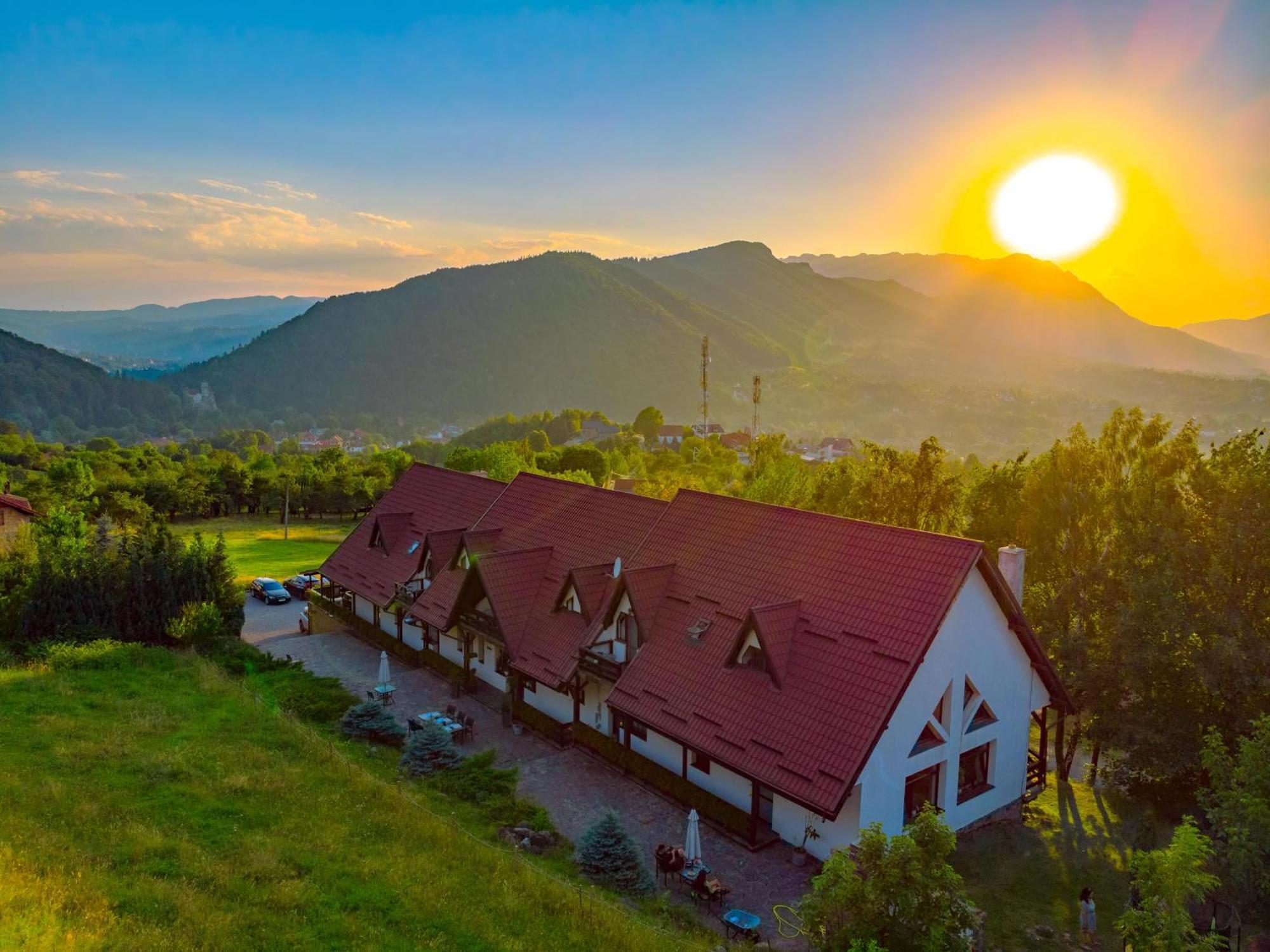 Contele Vladimir Hotel Törcsvár Kültér fotó